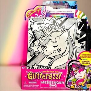 Glitterazzi unicorn messenger bag for children. Great project, color yourself!